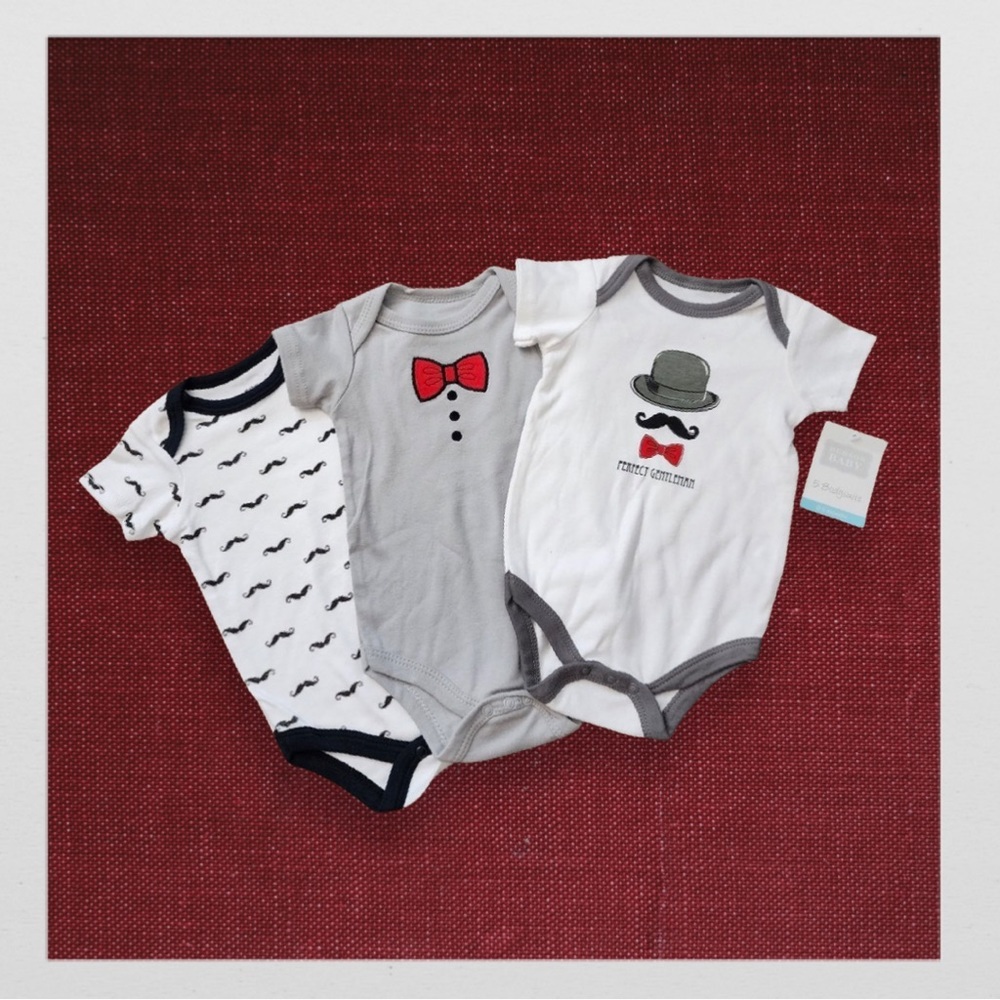 🆕️ 3 Pack Gentlman Onesies, Kid's 0-3M